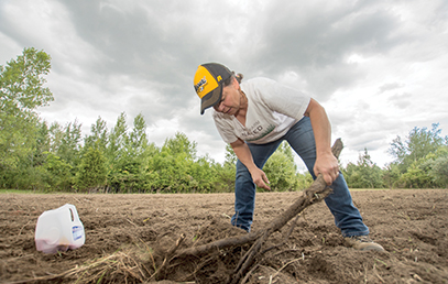 w170901_WomenLearnToFarm-a-hero